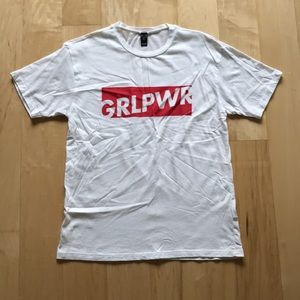 3/$15 Windsor graphic T